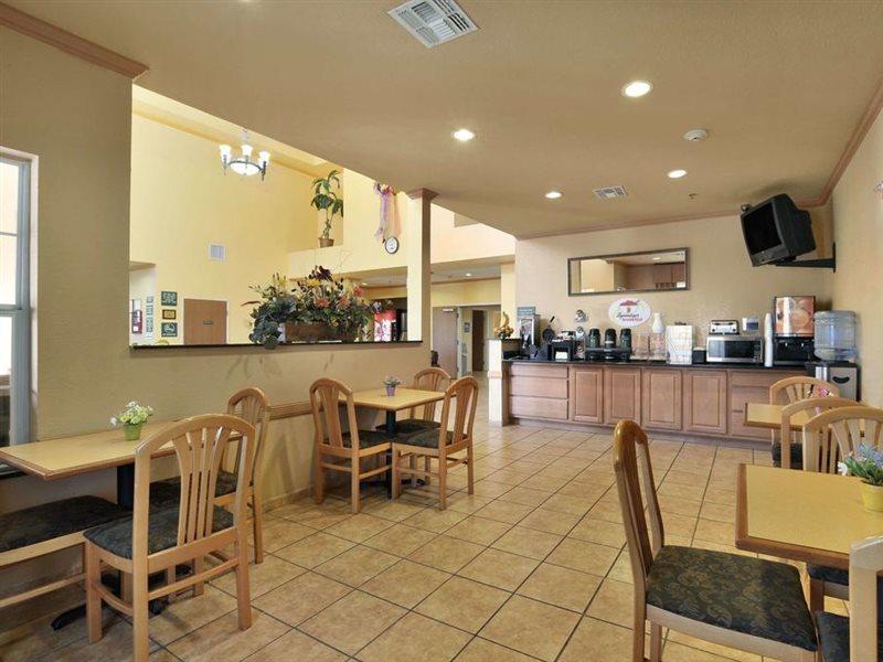 מלון Super 8 By Wyndham San Antonio/Alamodome Area מראה חיצוני תמונה