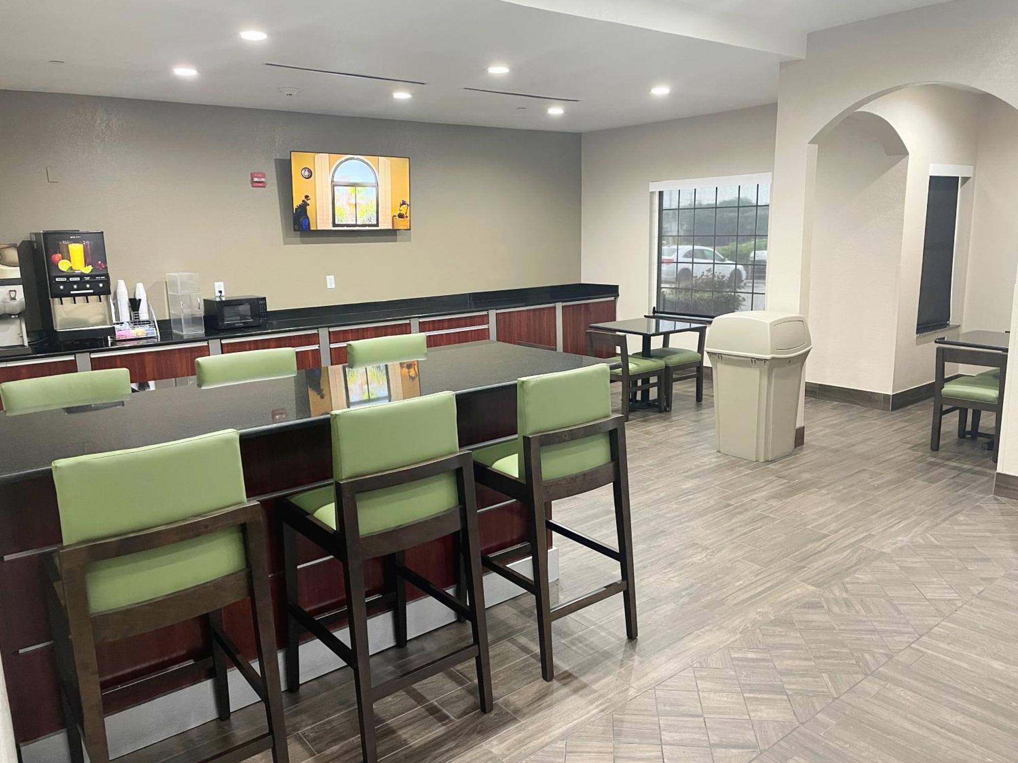 מלון Super 8 By Wyndham San Antonio/Alamodome Area מראה חיצוני תמונה